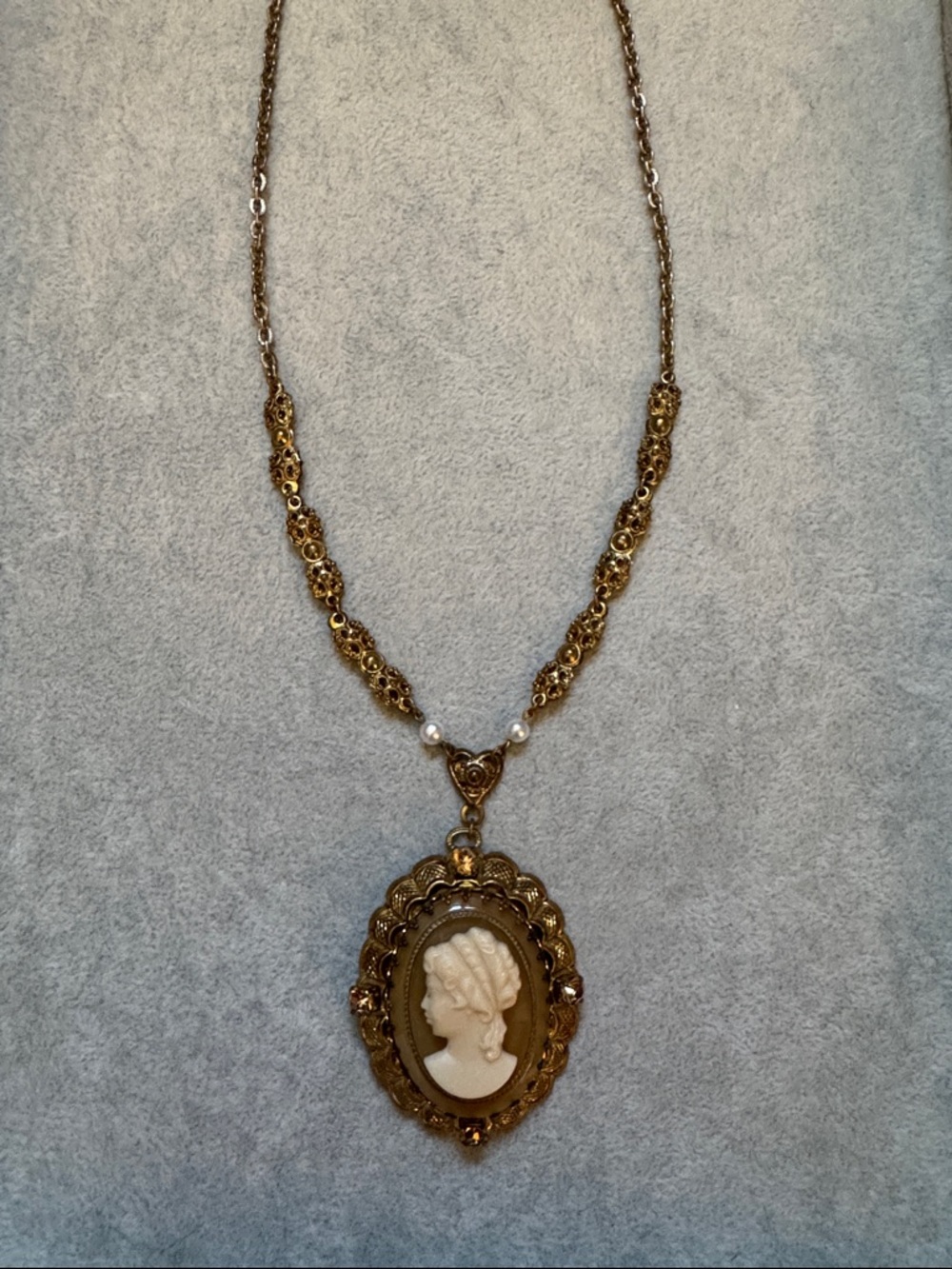 Vintage West Germany Gold Tone Cameo Pendant Necklace